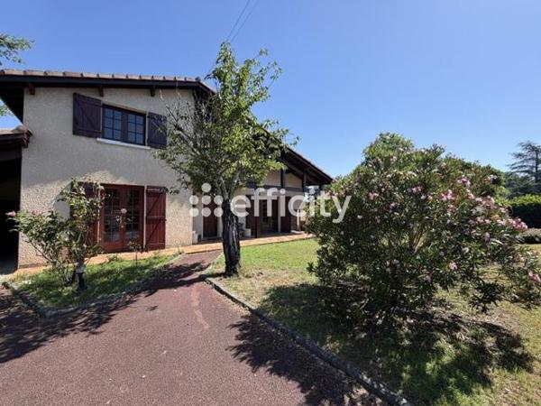 Maison
         5 pièces
        - 126 m² 421 000 € *