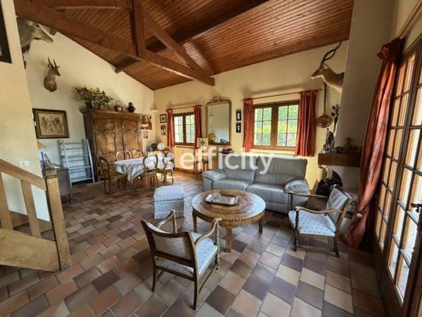 Maison
         5 pièces
        - 126 m² 421 000 € *