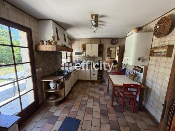 Maison
         5 pièces
        - 126 m² 421 000 € *