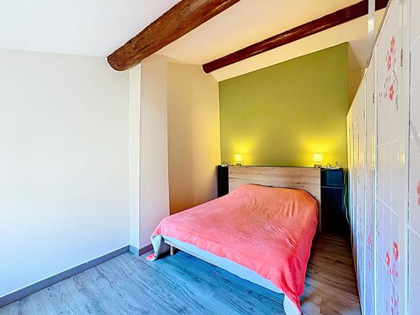 Appartement 97 m² climatisé ? Centre village de Caumont-sur-Durance