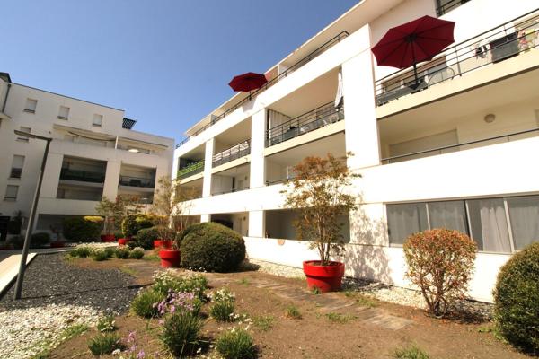 APPARTEMENT DERNIER ETAGE T3 PROCHE MAIRIE