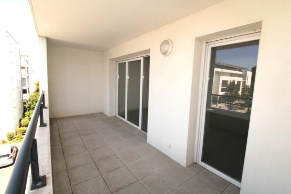 APPARTEMENT DERNIER ETAGE T3 PROCHE MAIRIE