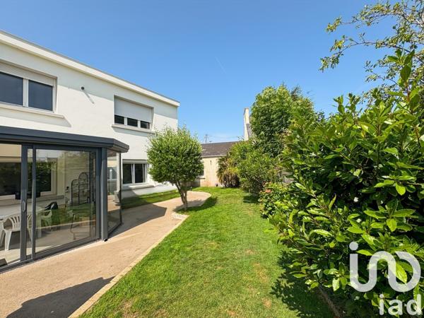 Appartement 4 pièces de 100 m² à Locmiquélic (56570)