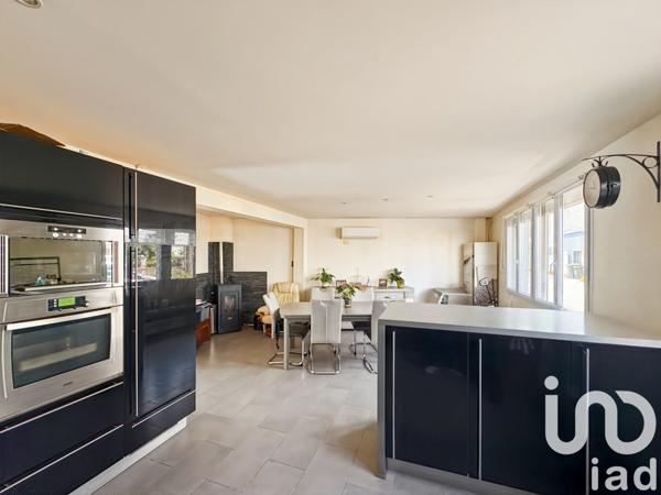 Appartement 4 pièces de 100 m² à Locmiquélic (56570)