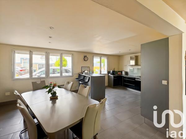 Appartement 4 pièces de 100 m² à Locmiquélic (56570)