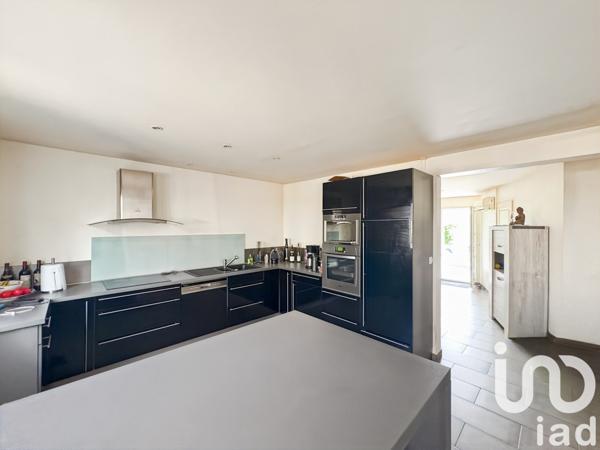 Appartement 4 pièces de 100 m² à Locmiquélic (56570)