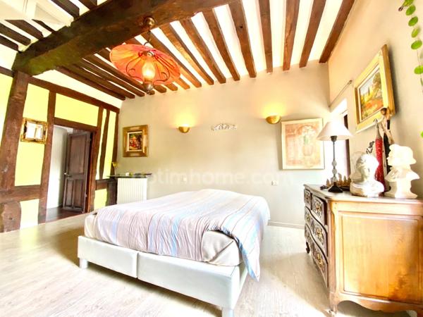 Maison à colombages, grand séjour, 4 chambres, Jardin et Dépendance - Saint-Julien-le-FAUCON (14140)