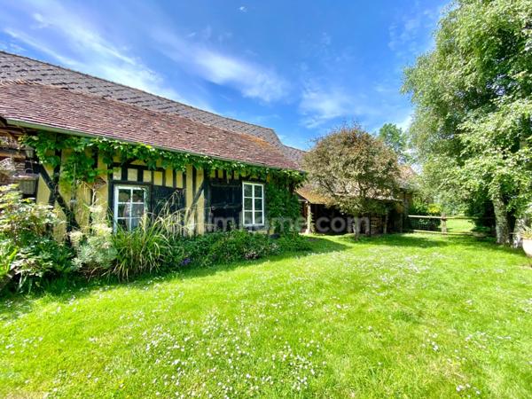 Maison à colombages, grand séjour, 4 chambres, Jardin et Dépendance - Saint-Julien-le-FAUCON (14140)