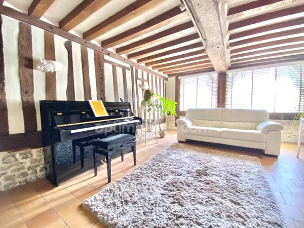 Maison à colombages, grand séjour, 4 chambres, Jardin et Dépendance - Saint-Julien-le-FAUCON (14140)