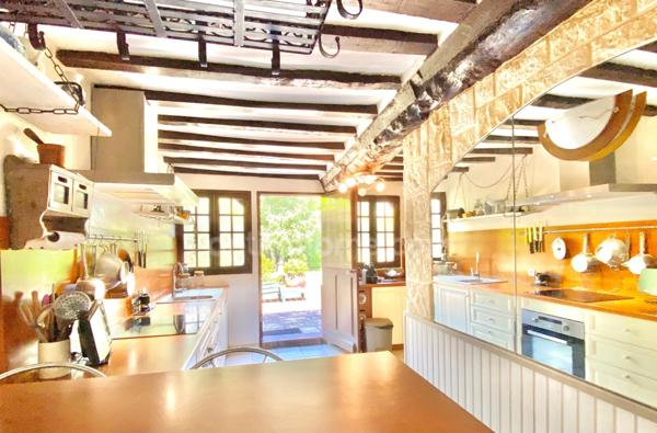 Maison à colombages, grand séjour, 4 chambres, Jardin et Dépendance - Saint-Julien-le-FAUCON (14140)