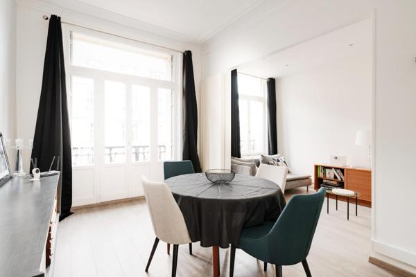 Magnifique appartement de 90m2 environ dans un immeuble bourgeois - 2 chambres - Quartier prisé de Nancy