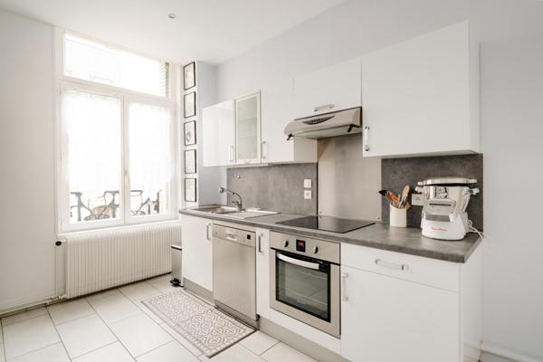 Magnifique appartement de 90m2 environ dans un immeuble bourgeois - 2 chambres - Quartier prisé de Nancy