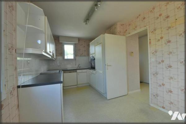 LE RHEU T4 DUPLEX EN CENTRE VILLE AVEC GARAGE ET BALCONS