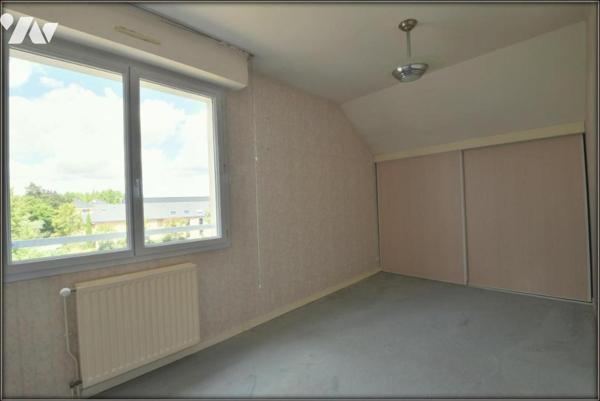 LE RHEU T4 DUPLEX EN CENTRE VILLE AVEC GARAGE ET BALCONS