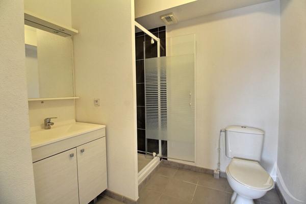 POITIERS APPARTEMENT 3 CHAMBRES GARAGE BALCON CAVE