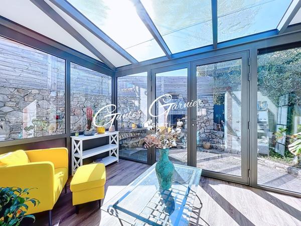 Maison d'exception - 2 chambres - bureau - véranda - garage