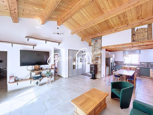 Maison d'exception - 2 chambres - bureau - véranda - garage