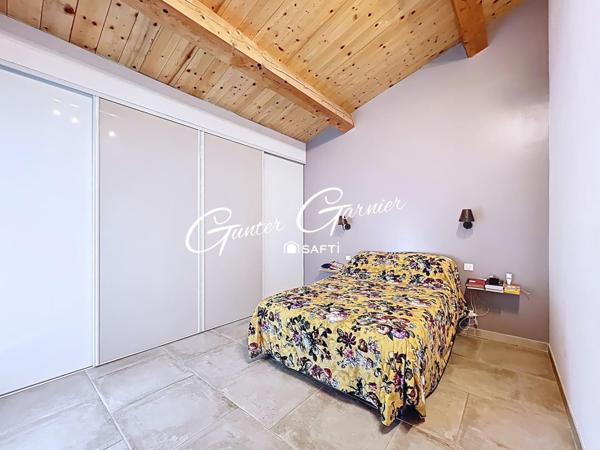 Maison d'exception - 2 chambres - bureau - véranda - garage