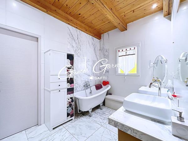 Maison d'exception - 2 chambres - bureau - véranda - garage