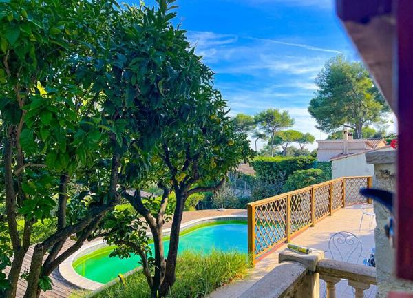 Maison à vendre    5 pièces •  Saint-Paul-de-Vence