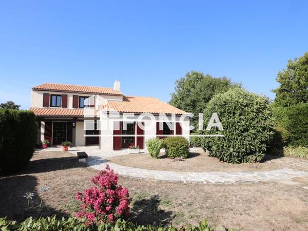 À vendre Maison 6 pièces 175.18 m² - Salles-sur-mer 17220