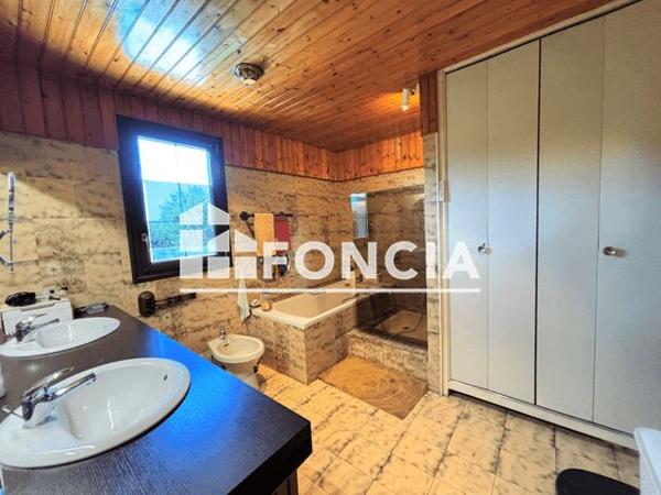 À vendre Maison 6 pièces 175.18 m² - Salles-sur-mer 17220