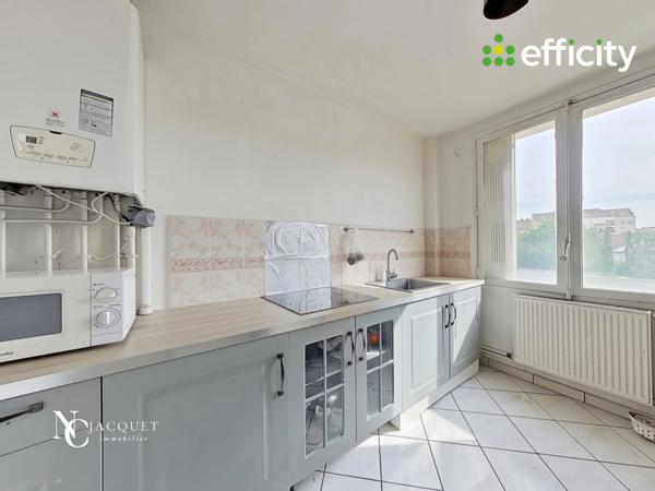 Appartement
         4 pièces
        - 76 m² 209 000 € *