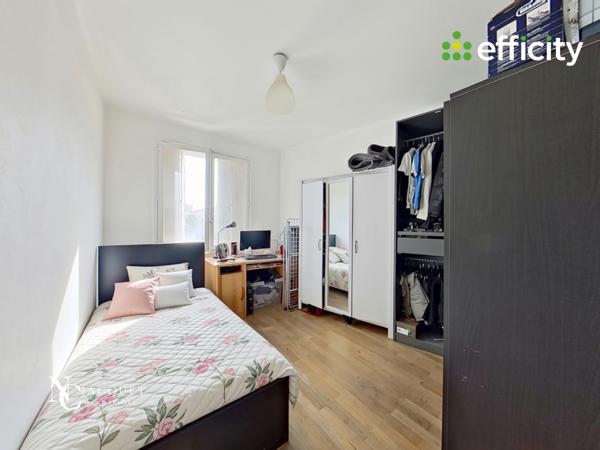 Appartement
         4 pièces
        - 76 m² 209 000 € *