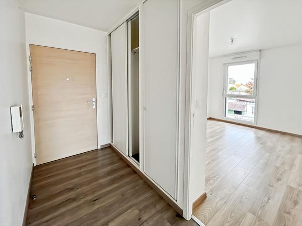 CAEN SAINT GILLES - APPARTEMENT 3 PIECES 58.90 m2 + terrasse + parkings , Caen