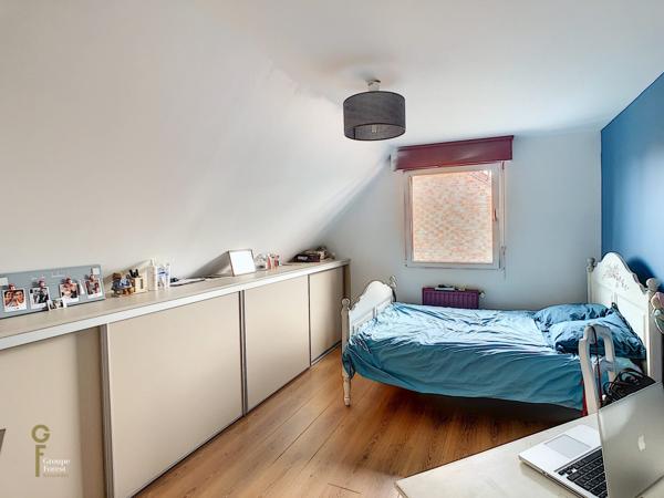 DEMEURE DE FAMILLE SEMI PLAIN-PIED AVEC 7 CHAMBRES