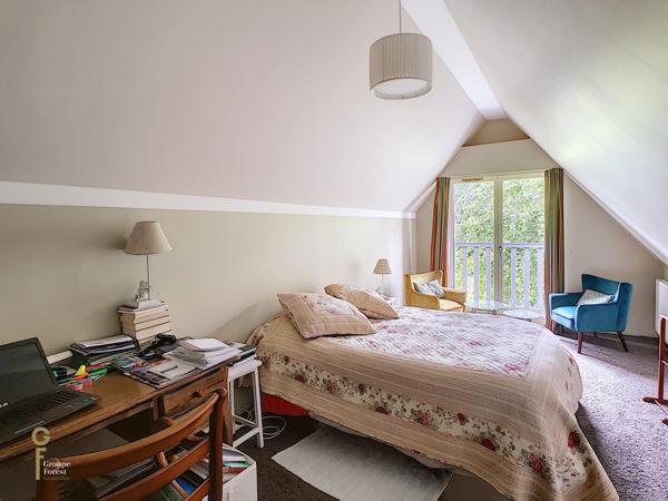 DEMEURE DE FAMILLE SEMI PLAIN-PIED AVEC 7 CHAMBRES