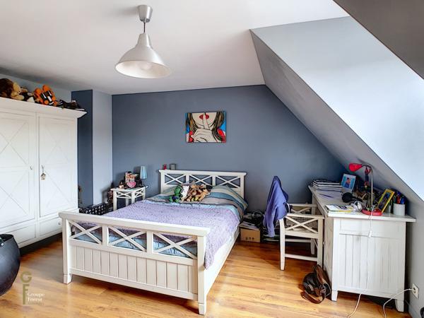 DEMEURE DE FAMILLE SEMI PLAIN-PIED AVEC 7 CHAMBRES