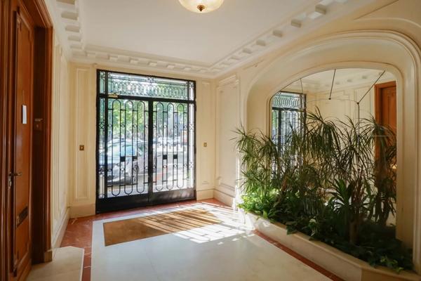 Appartement Paris 7 e - CHAMP DE MARS