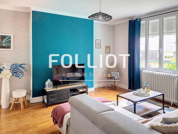 A LOUER - CENTRE VILLE DE VIRE - BEAU ET GRAND F3 DE 93 M²