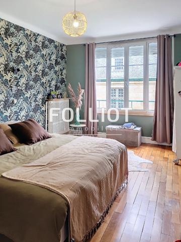 A LOUER - CENTRE VILLE DE VIRE - BEAU ET GRAND F3 DE 93 M²