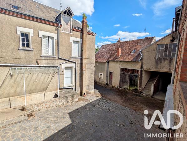 Immeuble à vendre 518 m² Cluis