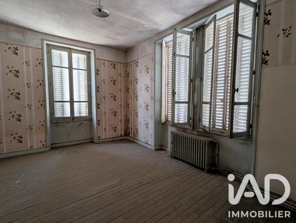 Immeuble à vendre 518 m² Cluis