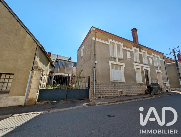 Immeuble à vendre 518 m² Cluis