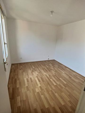 JAUDE -APPT T2BIS AVEC DOUBLE STATIONNEMNT