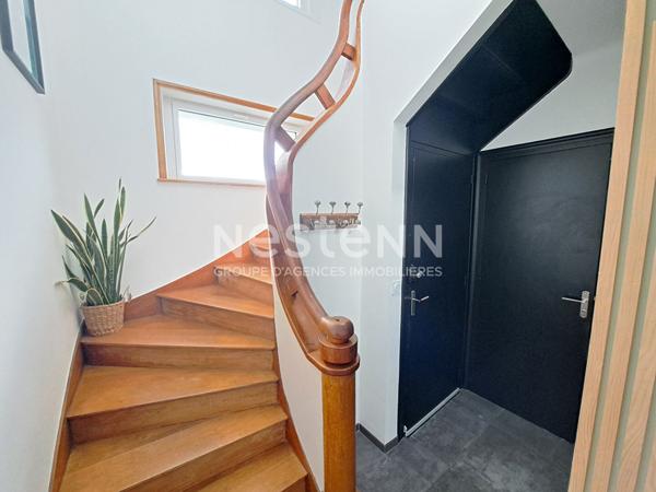 Quartier recherché pour cette maison de 116 m² tout en lumière entièrement rénovée.