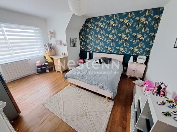 Quartier recherché pour cette maison de 116 m² tout en lumière entièrement rénovée.