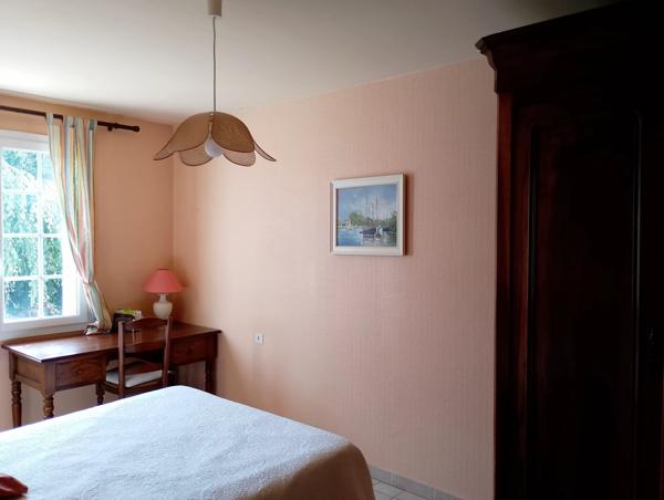 Grande maison charentaise avec dépendances