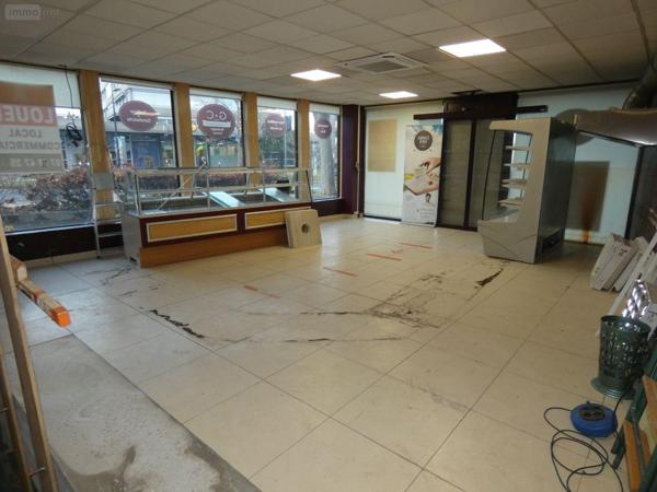 Local Professionnel et commercial à vendre à Chamalières dans le Puy-de-Dôme (63400), ref : 13352/459