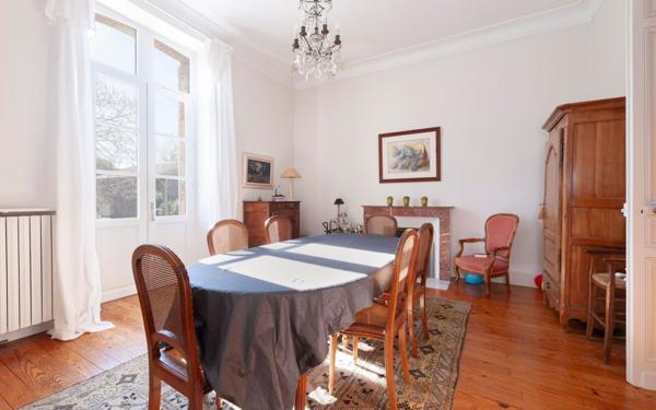 Maison à vendre    7 pièces •  Mont-de-Marsan