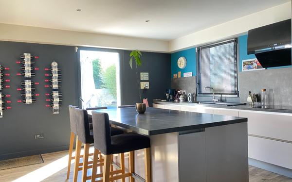 Maison à vendre    5 pièces •  Léognan