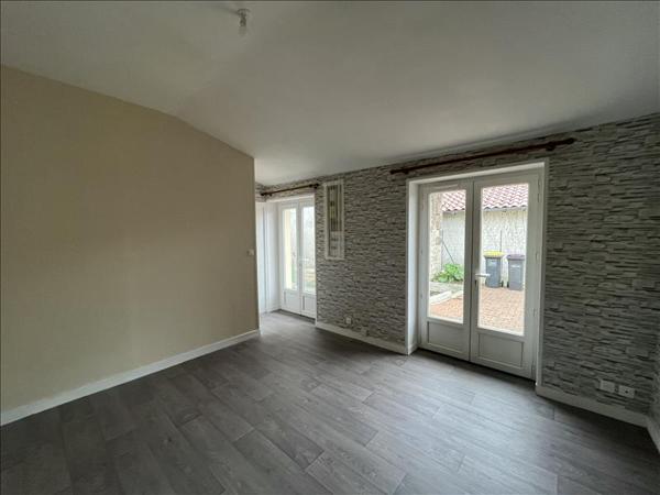 Maison à louer 546 € CC SOYAUX 2 p 38 m² DPE E