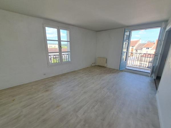 Appartement Mantes La Jolie 3 pièce(s) 64.84 m2, garage en s/sol et cave.