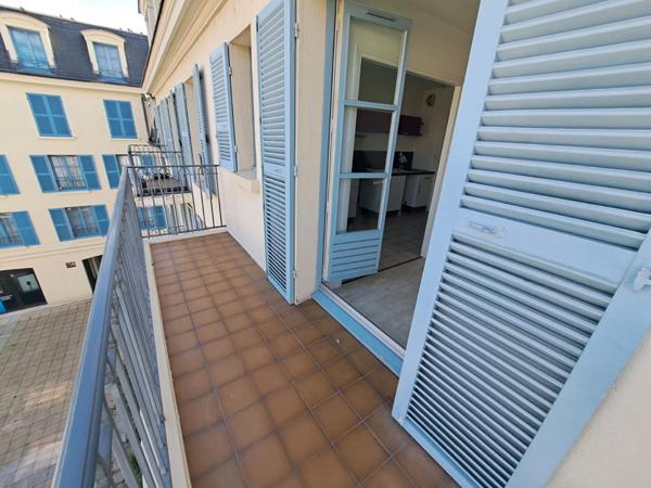 Appartement Mantes La Jolie 3 pièce(s) 64.84 m2, garage en s/sol et cave.