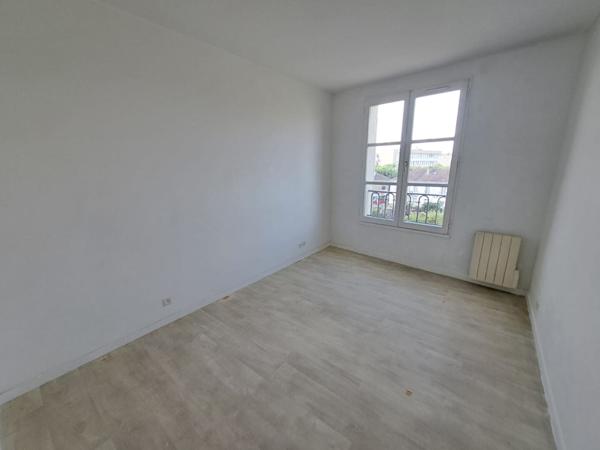 Appartement Mantes La Jolie 3 pièce(s) 64.84 m2, garage en s/sol et cave.