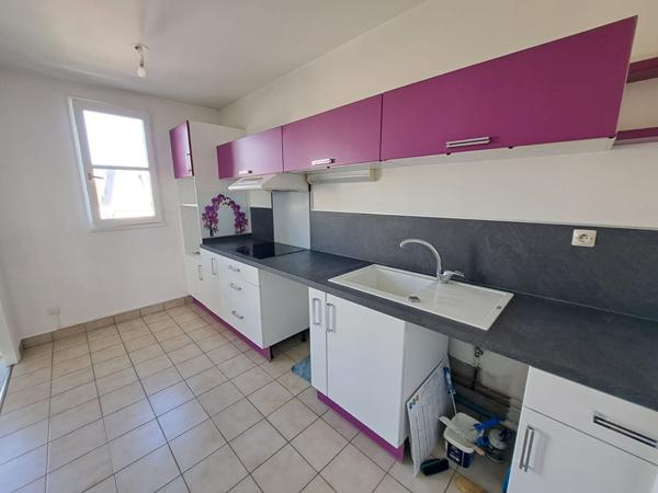 Appartement Mantes La Jolie 3 pièce(s) 64.84 m2, garage en s/sol et cave.